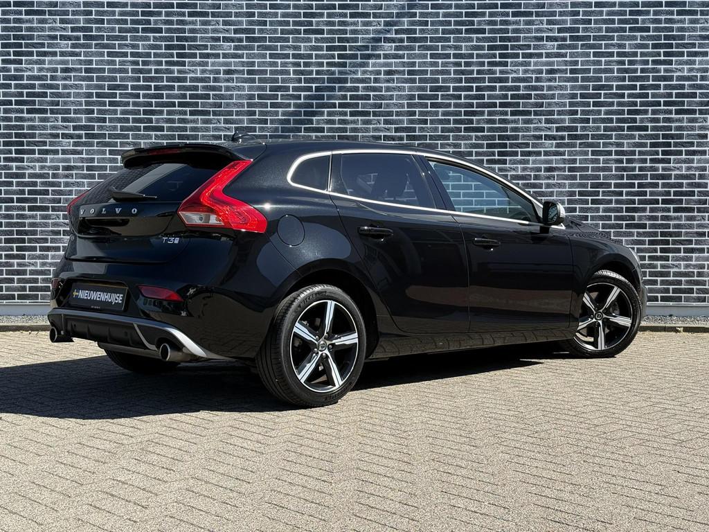 Volvo V40 1.5 T3 Polar+ Sport | Panoramadak | Achteruitrijca, Auto's, 12 maanden, 4 cilinders, Zwart, Origineel Nederlands