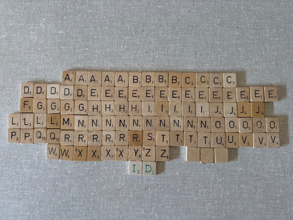 ONDERDELEN scrabble HOUTEN letters letter blokjes, Een of twee spelers, Ophalen of Verzenden, Zo goed als nieuw, Sio