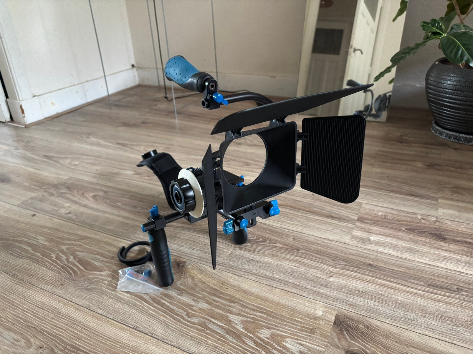 Camera shoulder rig, Ophalen, Zo goed als nieuw