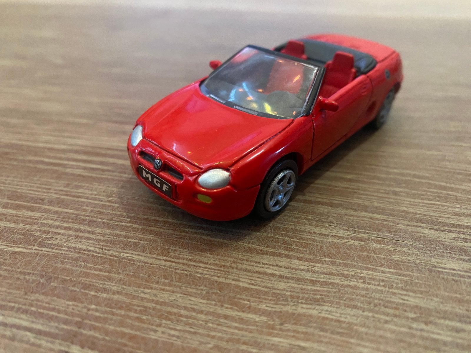 New-Ray MG MGF 1996 rood – schaal 1:43 – modelauto, Ophalen of Verzenden, Zo goed als nieuw, Auto, Overige merken