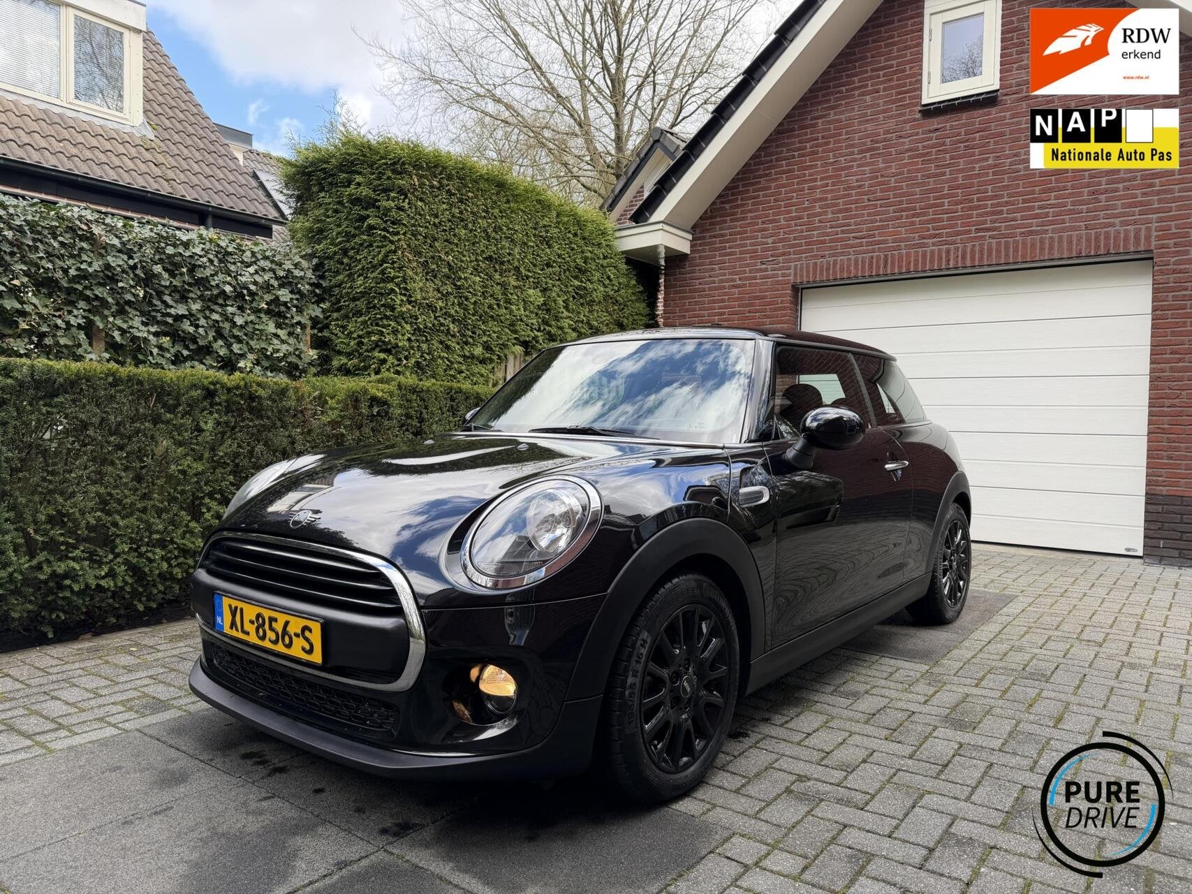 Mini 3-deurs 1.5 Black Edition| Navi | CarPlay | Clima | PDC, Auto's, Dealer onderhouden, Stof, Euro 6, Automatische klimaatregeling