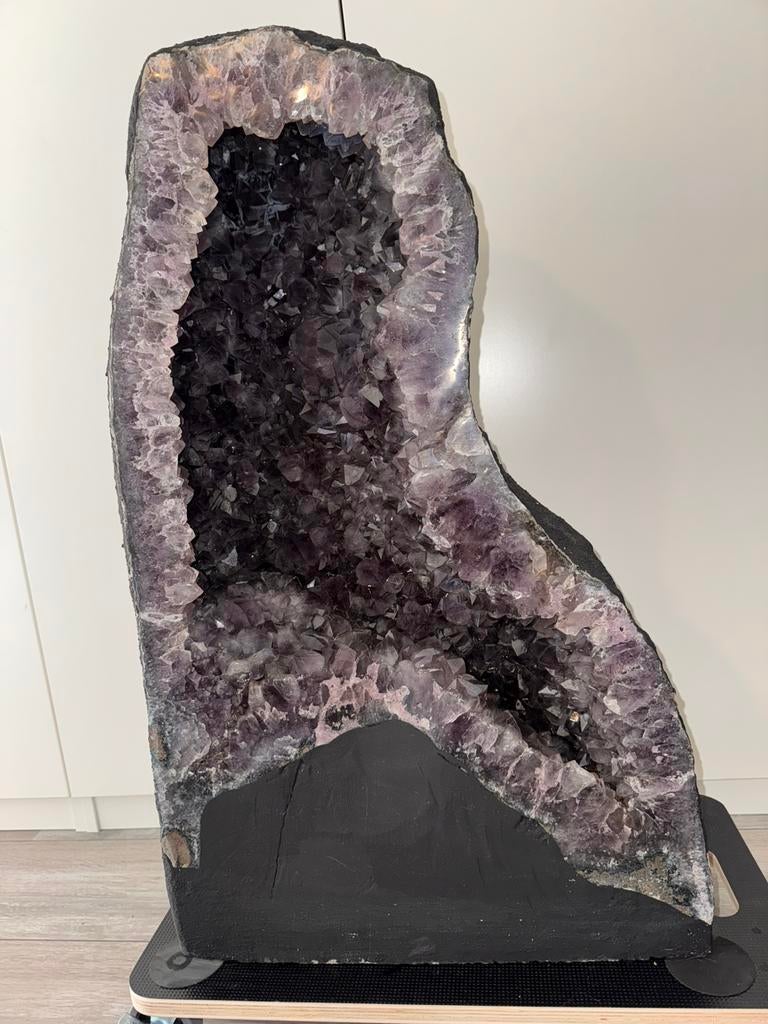 Prachtige Amethist Geode uit Brazilië – (73 cm / 94 kg), Verzamelen, Ophalen, Mineraal
