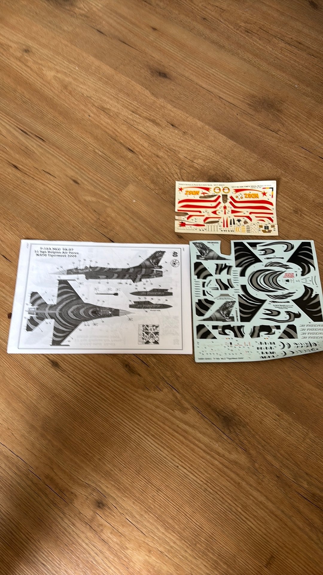 1/72 2x decals F-16 Belgian Airforce BAF Tigermeet Comete, 1:72 tot 1:144, Revell, Ophalen of Verzenden, Zo goed als nieuw