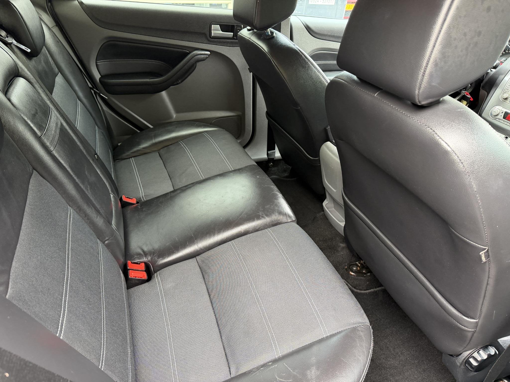 Foto 17 van Ford Focus Wagon 1.6 Titanium | Navi | Autom. Airco | Cruise