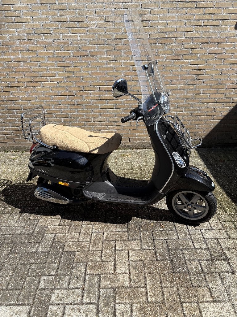 scooter, Ophalen, Zo goed als nieuw, Benzine, Vespa