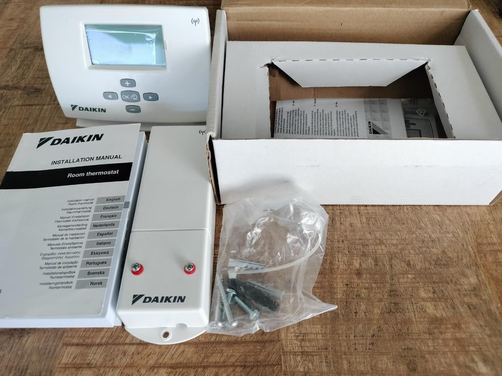 Daikin Kamerthermostaat met Installatiehandleiding, Ophalen, Nieuw