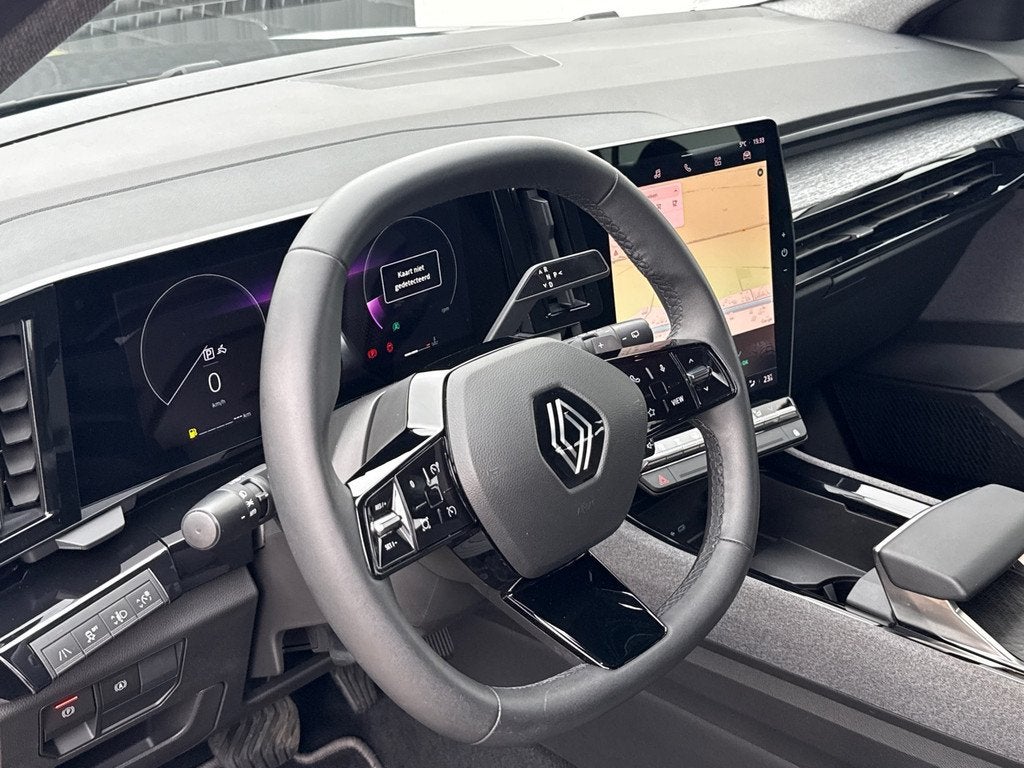 Renault Austral 1.2 MHEV EDC 140 Equilibre AUTOMAAT / STOELV, Auto's, Renault, Stof, Gebruikt, 4 cilinders, Zwart