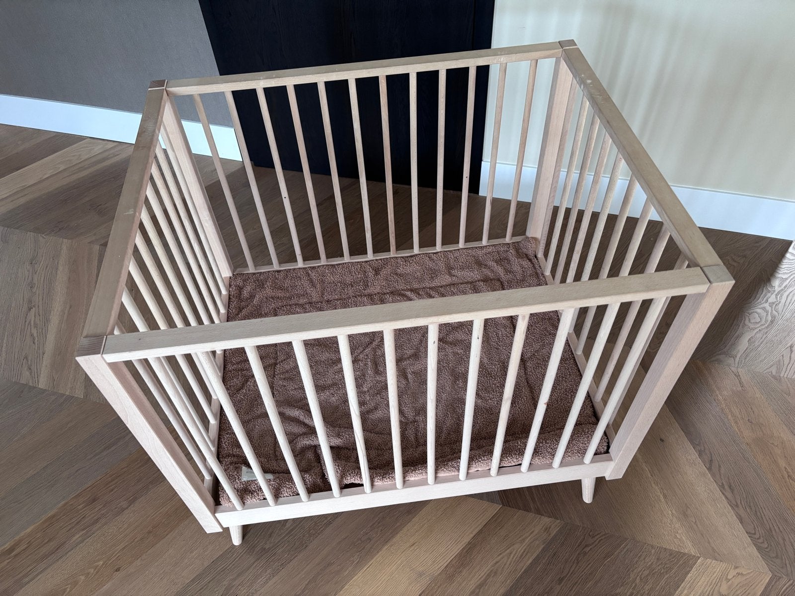 Naturel houten box, Kinderen en Baby's, Boxen, Ophalen, Zo goed als nieuw, Vierkant
