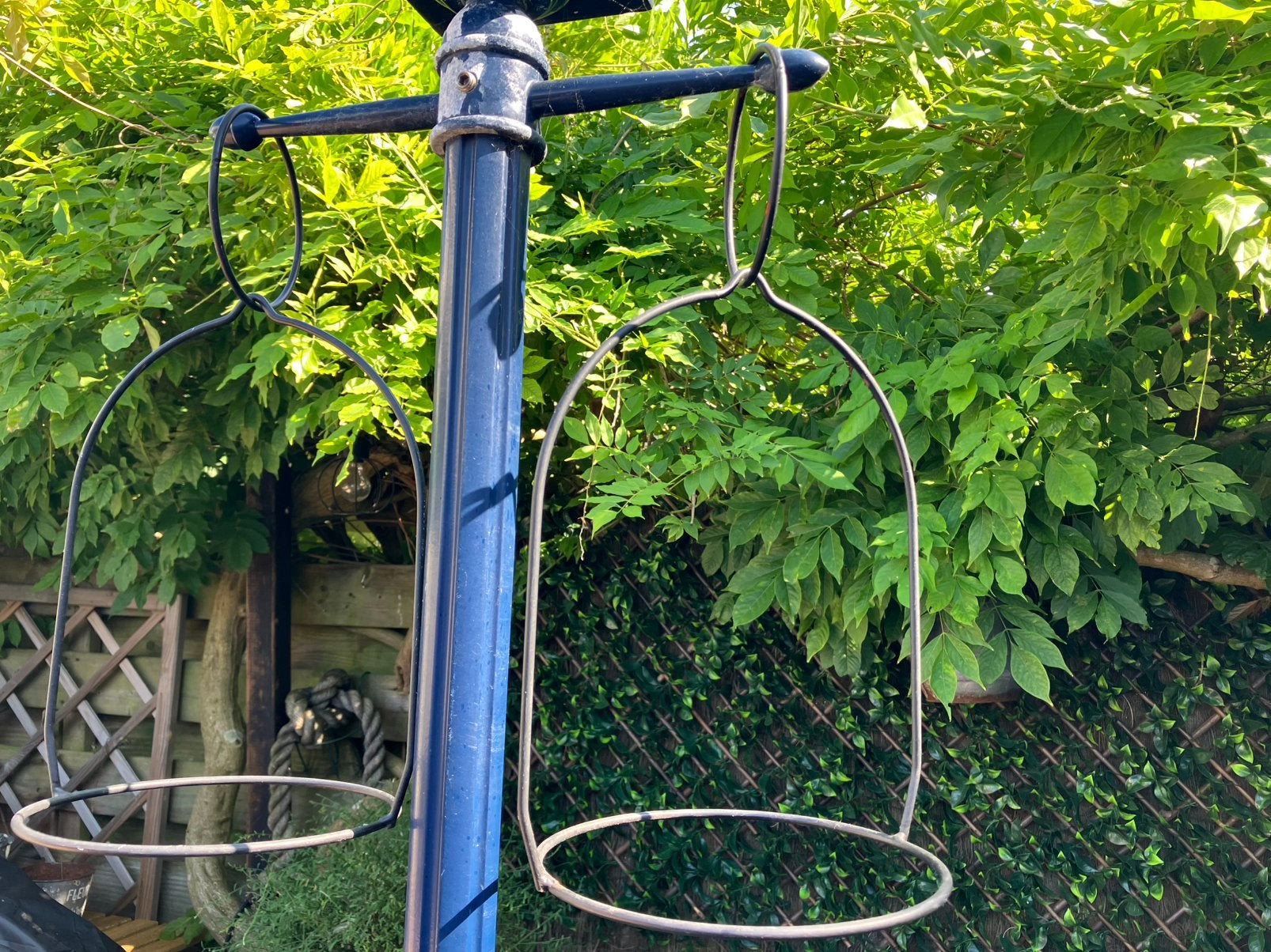 Brocante  ijzeren bloempothangers, Ophalen of Verzenden