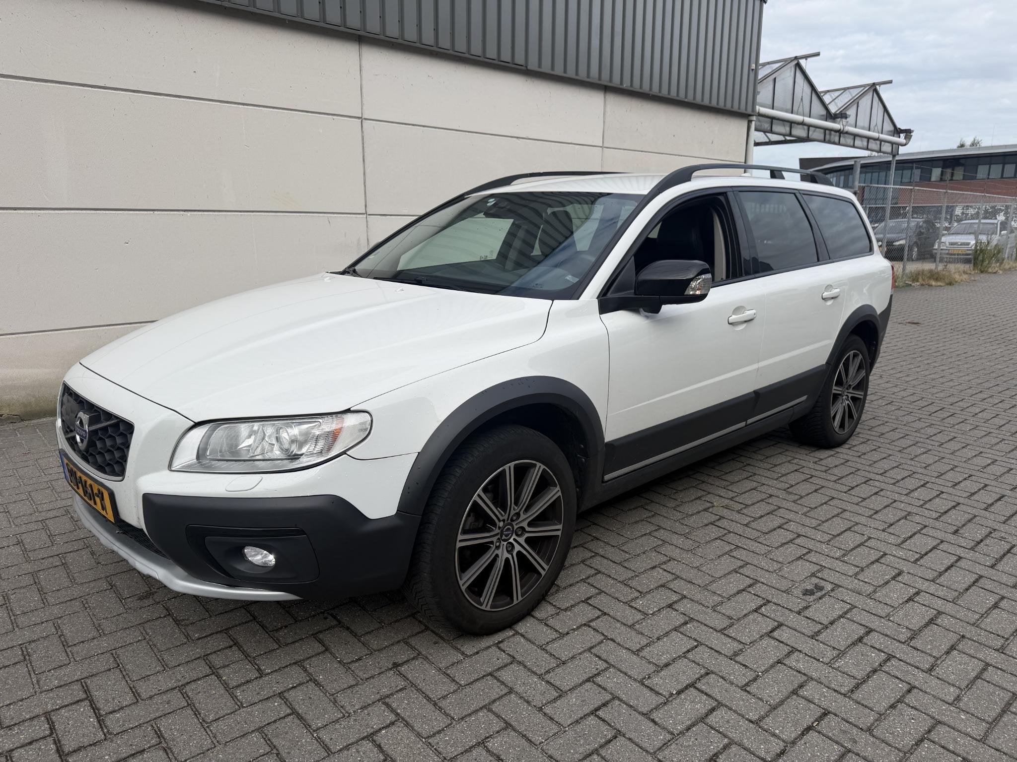 Volvo XC70 2.0 D4 FWD Summum LEER / TREKHAAK / CRUISE CONTRO, Voorwielaandrijving, Euro 6, 4 cilinders, XC70
