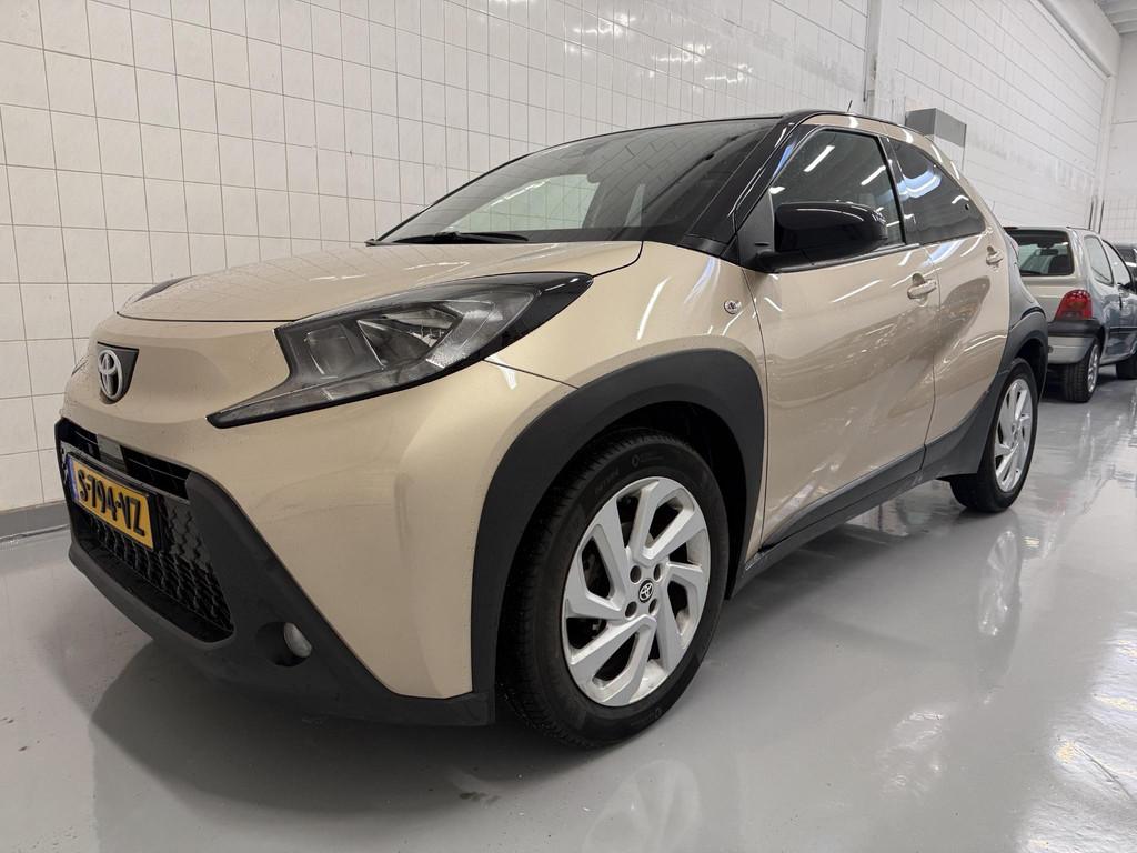 Toyota Aygo X 1.0 VVT-i MT Pulse Carplay / Stoelverwarming /, 12 maanden, Stof, Gebruikt, 4 stoelen