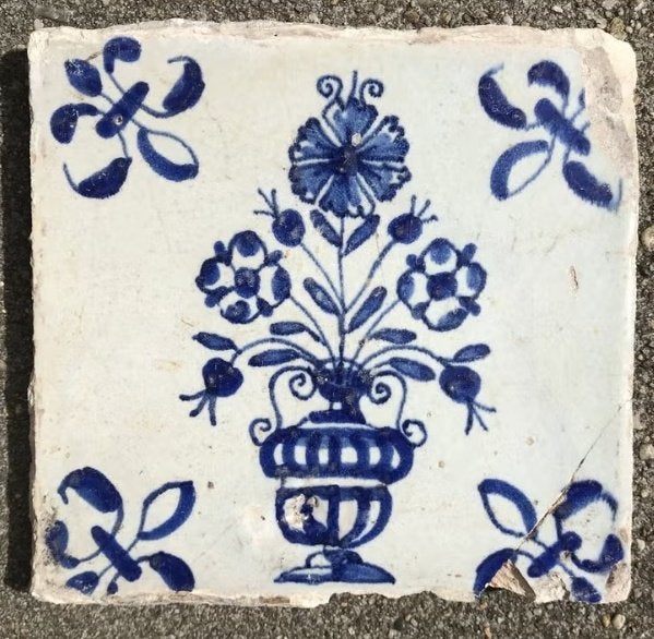 bodemvondst tegel bloempot ca. 1675, Antiek en Kunst, Antiek | Keramiek en Aardewerk, Verzenden