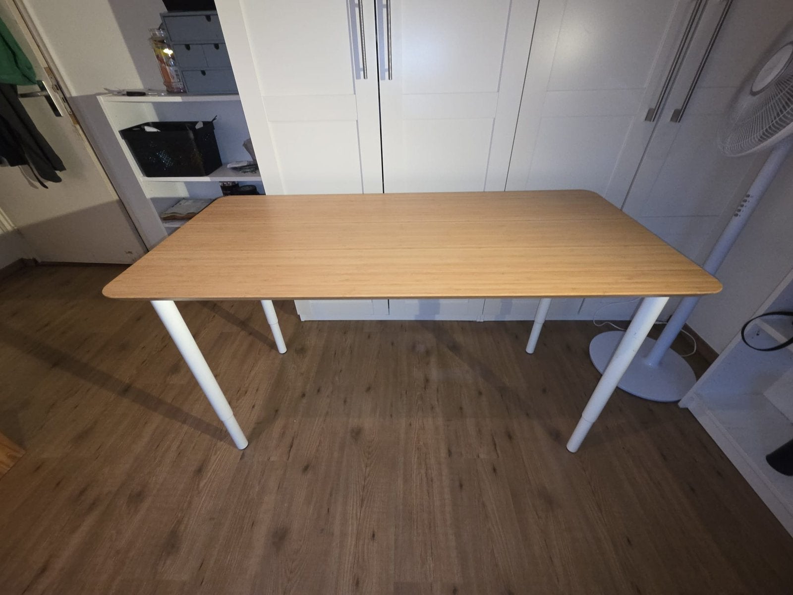 Bureau tafel ikea, Huis en Inrichting, Ophalen, In hoogte verstelbaar, 65 cm, Zo goed als nieuw