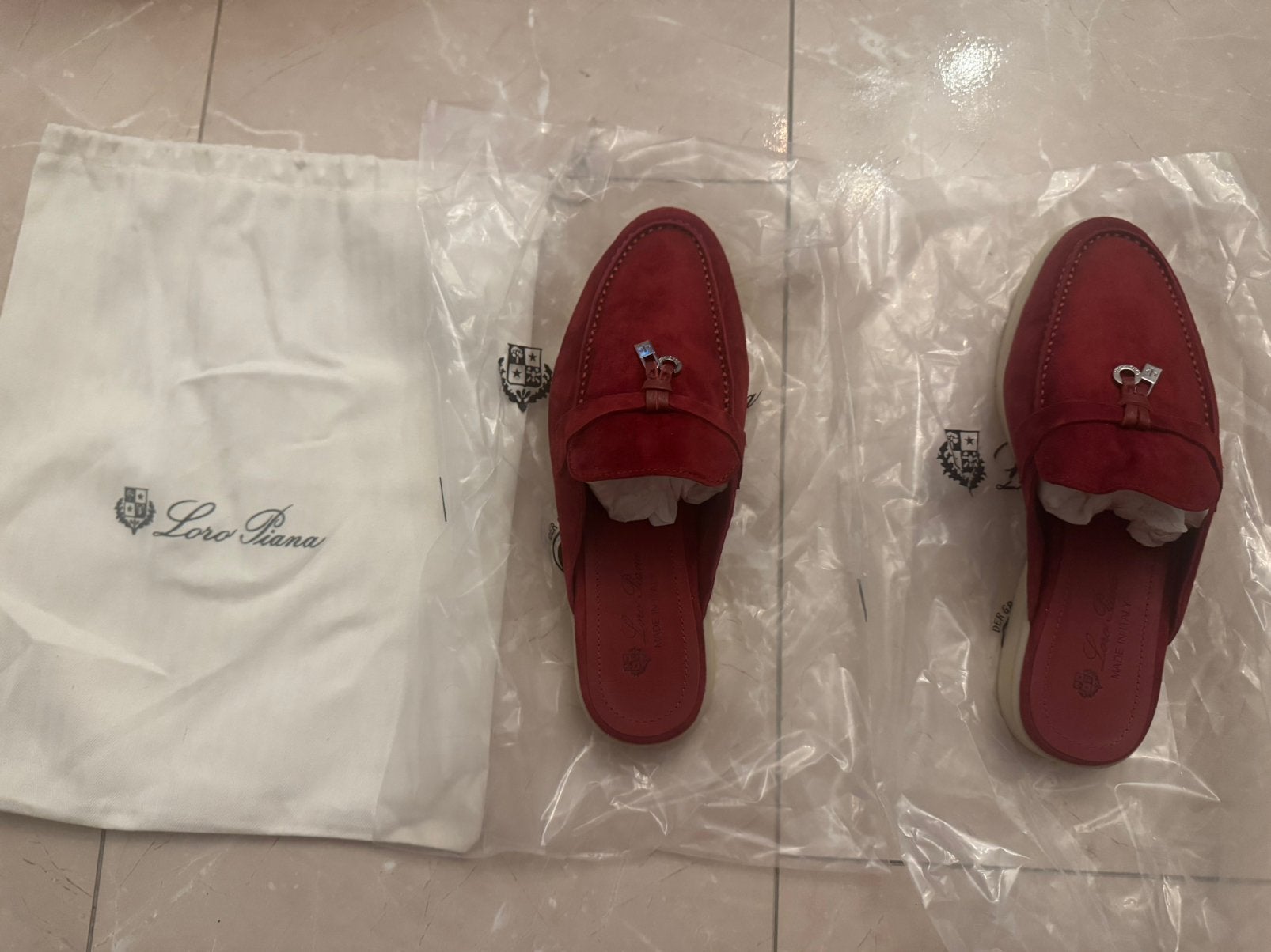 Loro piana loafers rood, Kleding | Dames, Schoenen, Verzenden, Zo goed als nieuw, Rood, Instappers