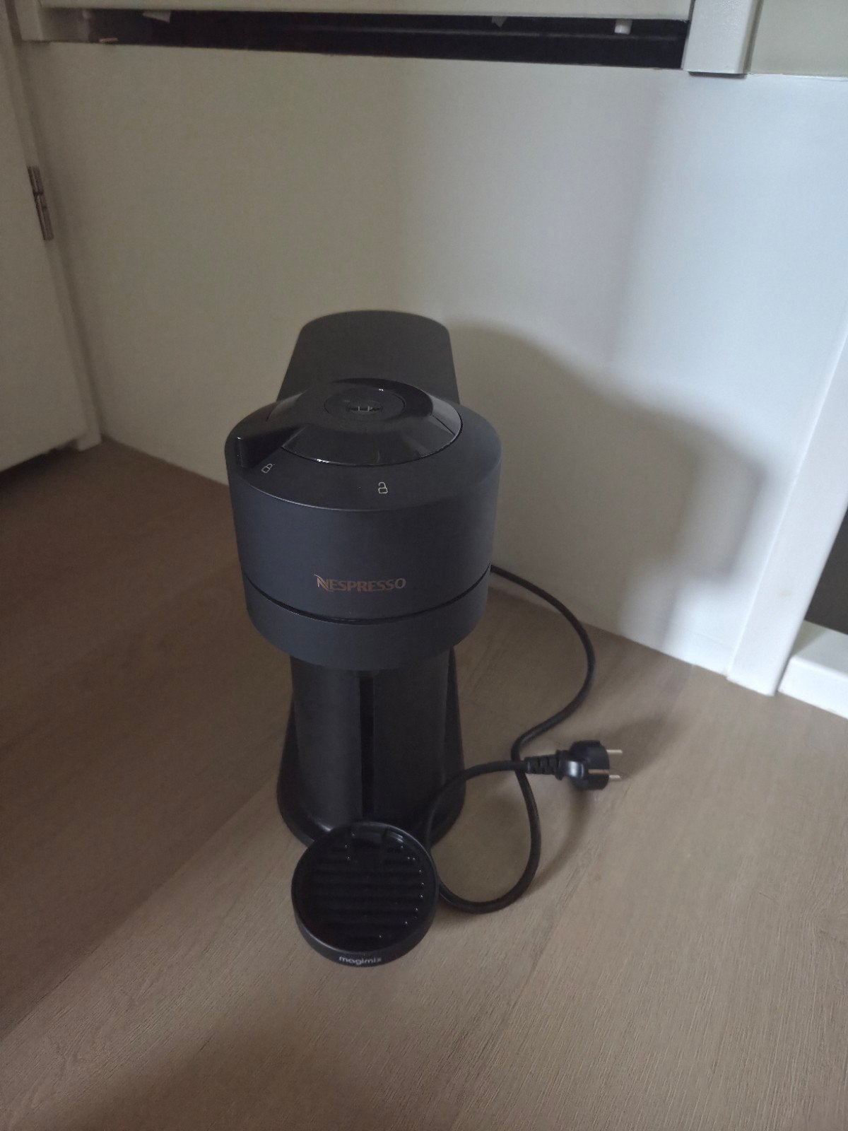 Nespresso Vertuo Pop Koffiemachine - Zwart, Koffiemachine, Ophalen of Verzenden, Zo goed als nieuw, 1 kopje
