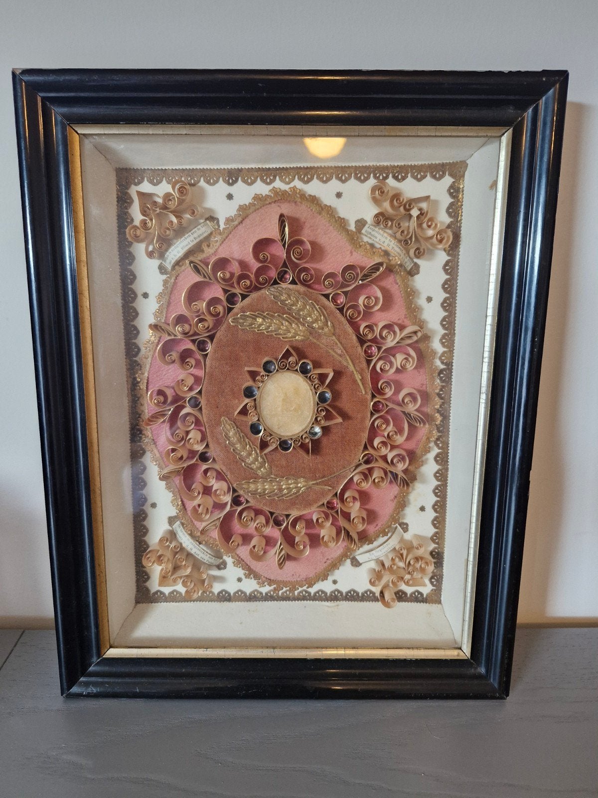 Antiek relikwie Agnus Dei was medallion kloosterwerk, Ophalen of Verzenden