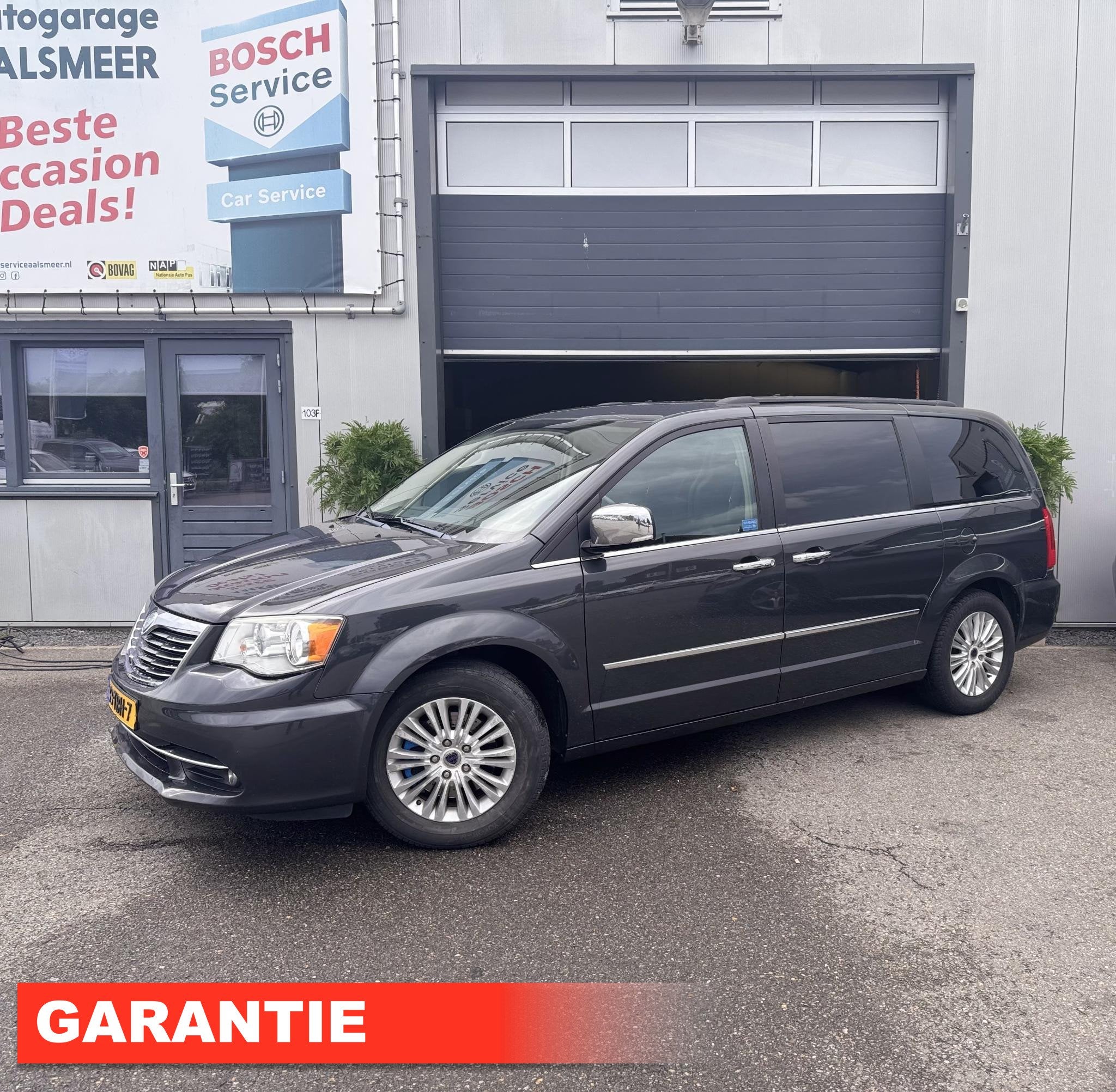 Lancia Voyager 2.8 Multijet Gold / Navi / Airco / Camera / N, Auto's, Euro 5, 450 kg, Gebruikt, 4 cilinders