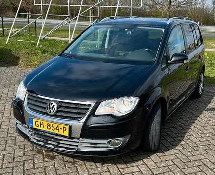 Volkswagen Touran 1.4 TSI 103KW 2008 Zwart !! NIEUWE APK, Auto's, Voorwielaandrijving, 4 cilinders, Zwart, 14 km/l