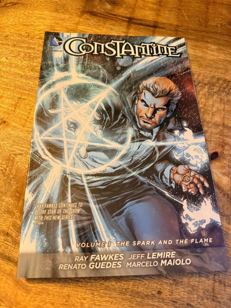 Constantine Vol. 1: The Spark and the Flame (Ongelezen), Boeken, Eén comic, Amerika, Ray Fawkes, Jeff Lemire, Ophalen of Verzenden