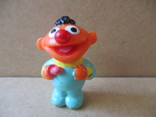 adv11180 sesamstraat / muppets poppetje 18, Ophalen, Gebruikt, Tv, Actiefiguur of Pop