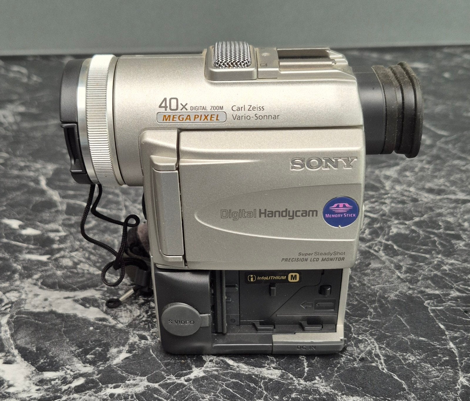 Sony DCR-PC100E Digital Video Camera Recorder, Ophalen, Gebruikt, Sony, 20x of meer