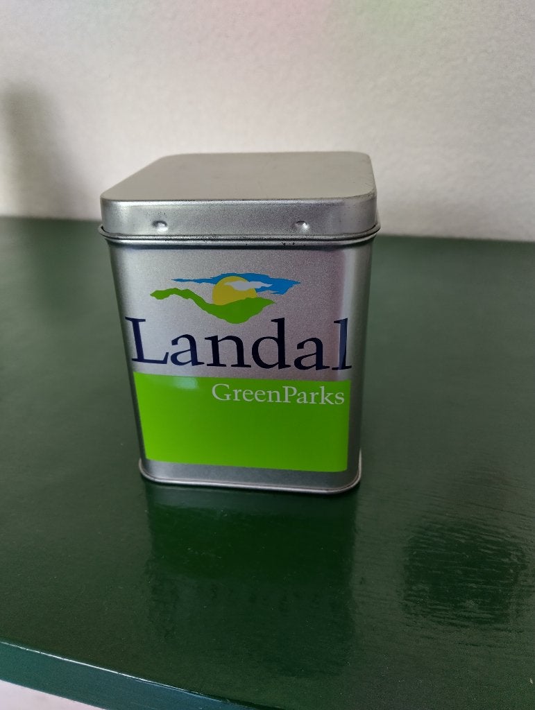 Blikken: Landal en Quality Street, beide izgst, Verzamelen, Ophalen of Verzenden, Gebruikt, Overige, Overige merken