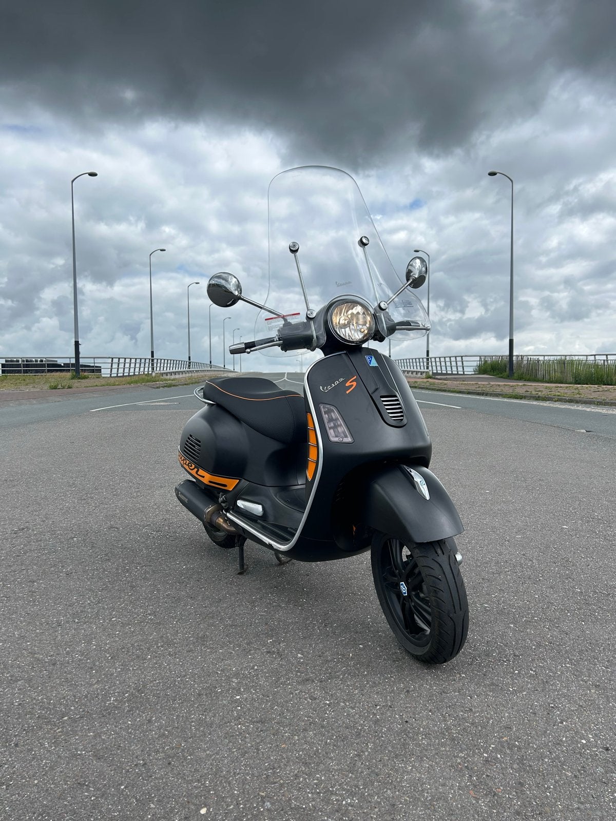 Vespa GTS Super Sport 300 - Mat Zwart/Oranje, Motoren, Particulier, Overig
