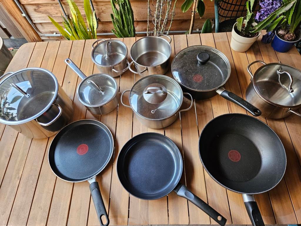 Grote pannenset: RVS pannen en koekenpannen, Huis en Inrichting, Keuken | Potten en Pannen, Gebruikt, Pannenset, Rvs, Ophalen