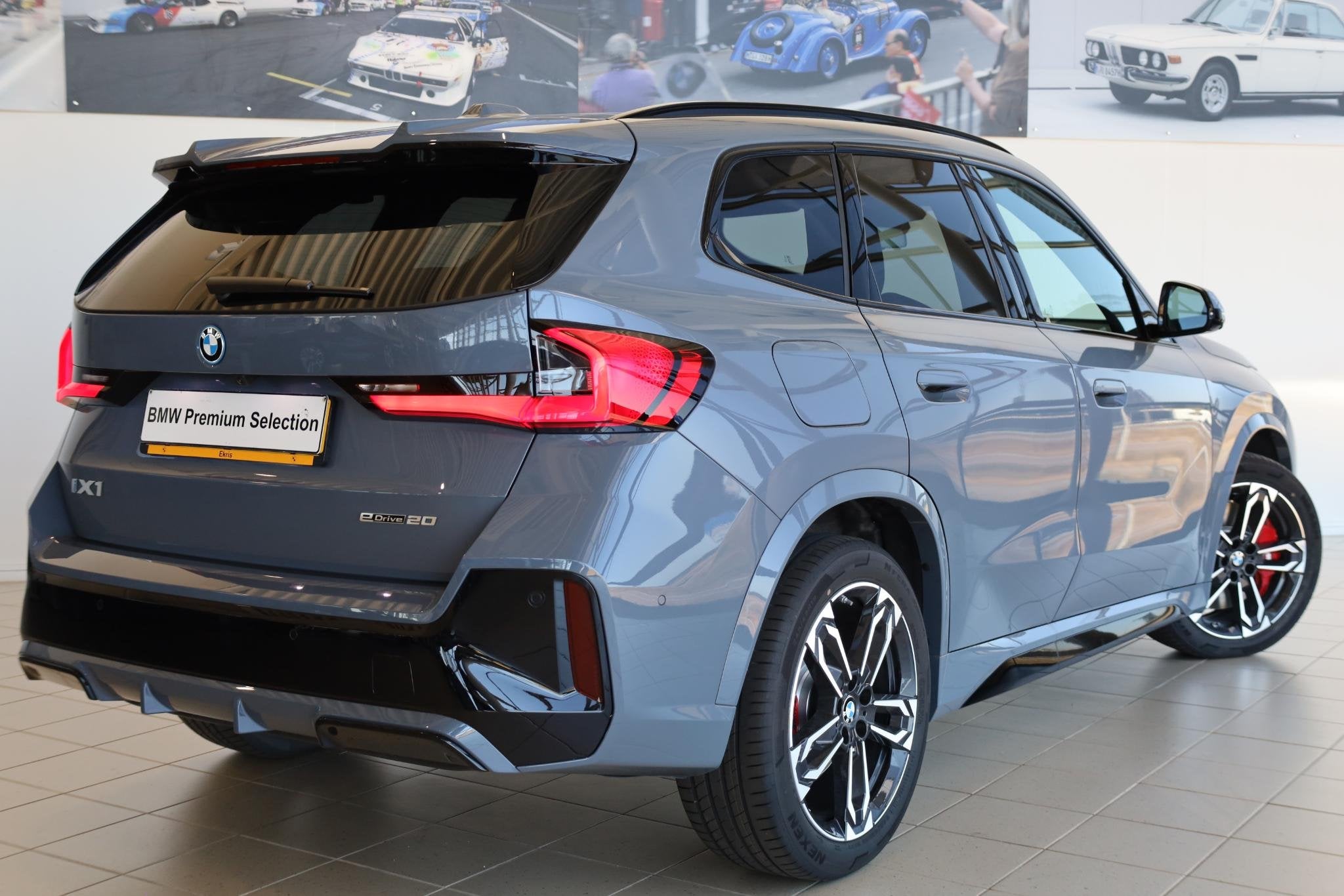 BMW iX1 eDrive20 | M Sport Pro | Panoramadak | Harman/Kardon, 514 km, Met garantie (alle), 204 pk, SUV of Terreinwagen