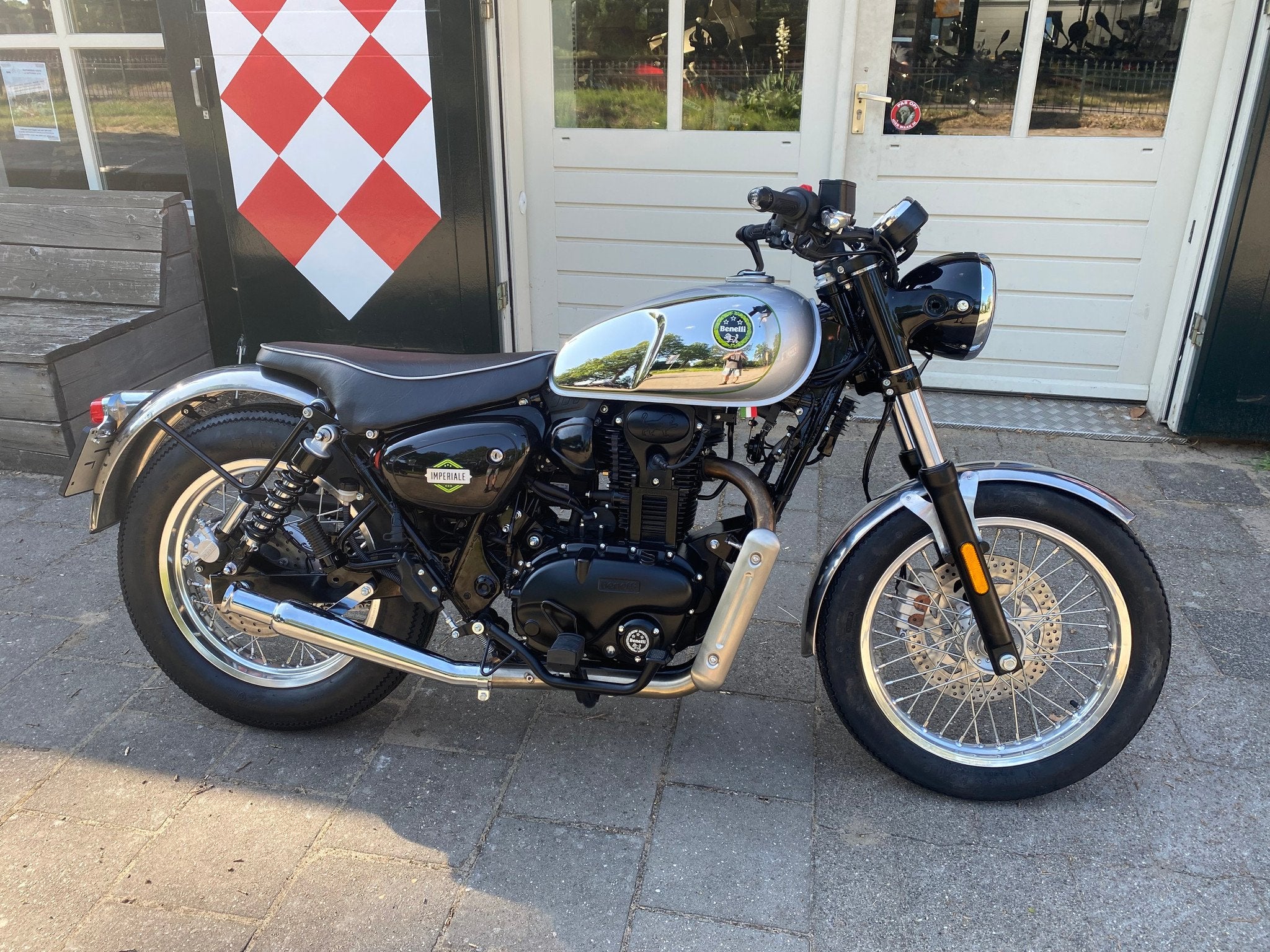 Benelli IMPERIALE CLASSIC ABS (bj 2026), Motoren, Motoren | Benelli, Strada Fornace Vecchia 30
61122  Pesaro, IT, Support@benelli.com