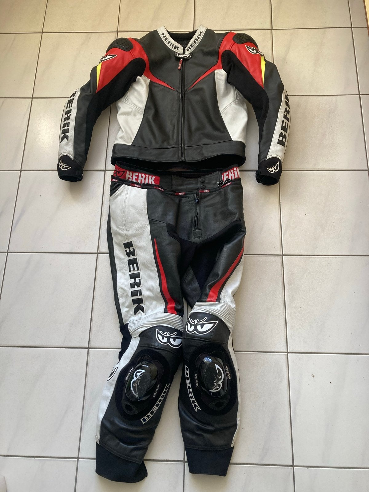 Berik Motorpak Leer Zwart/Wit/Rood - Maat 54, Ophalen of Verzenden, Tweedehands, Heren, Combipak