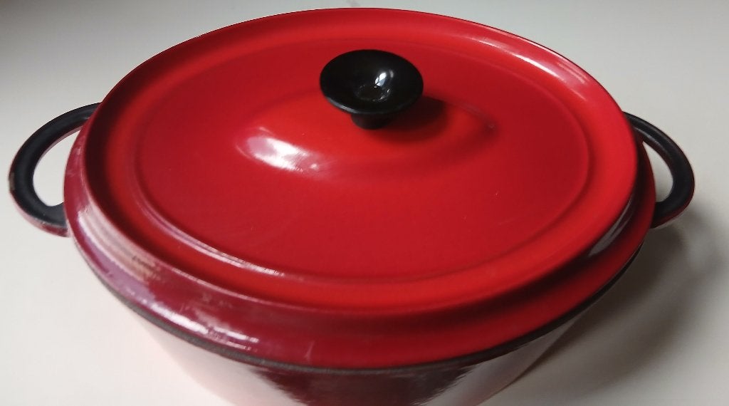 Gietijzeren made in france  ovalen braadpan doorsnee 29cm, Ophalen, Met deksel, Zo goed als nieuw, Overige merken