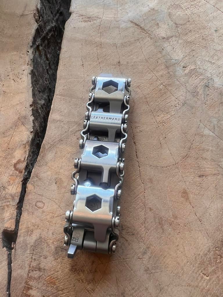 Leatherman tread multitool, Ophalen