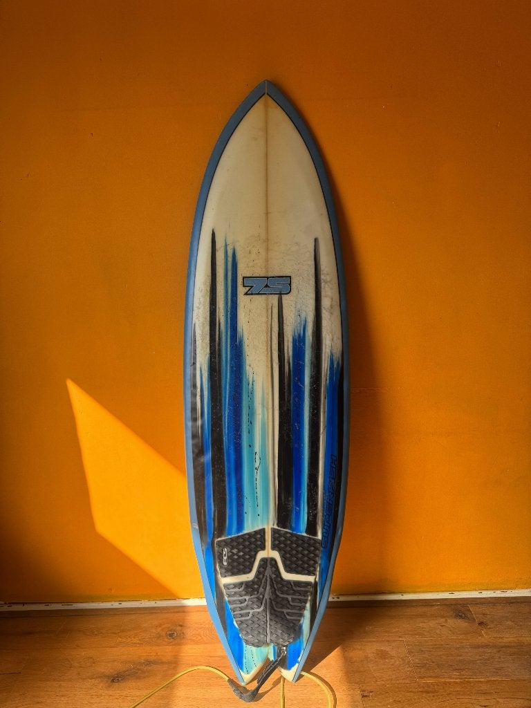 Super Fish 7S Surfboard – 5’9” x 20” x 2 1/4”, Watersport en Boten, Ophalen, Zo goed als nieuw, Fish, Met vinnen