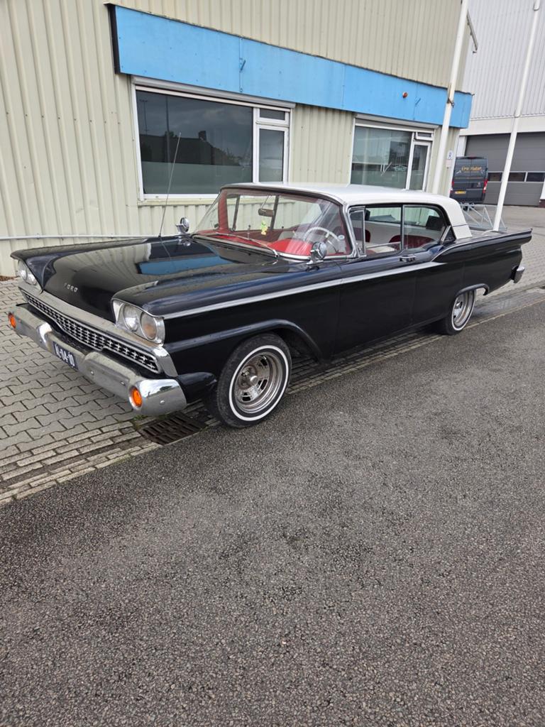 Ford fairline 1959 lpg 8 cilinder automaat, Auto's, Zwart, Particulier, Sedan, Geïmporteerd