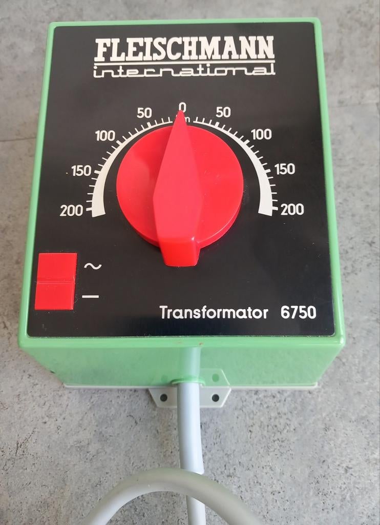 Fleischmann HO Trafo 6750 Gelijk- en Wisselspanning, Ophalen, Transformator of Voeding, Gebruikt, Analoog