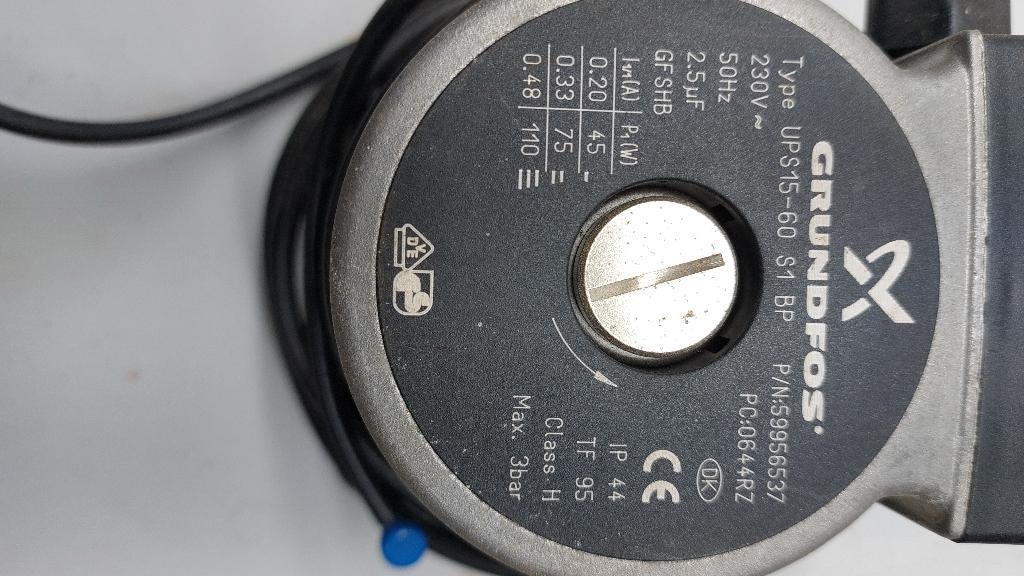 cv vloerwerwarming pomp grundfos, Ophalen, Gebruikt, Minder dan 30 cm, Cv-ketel of Combi-ketel