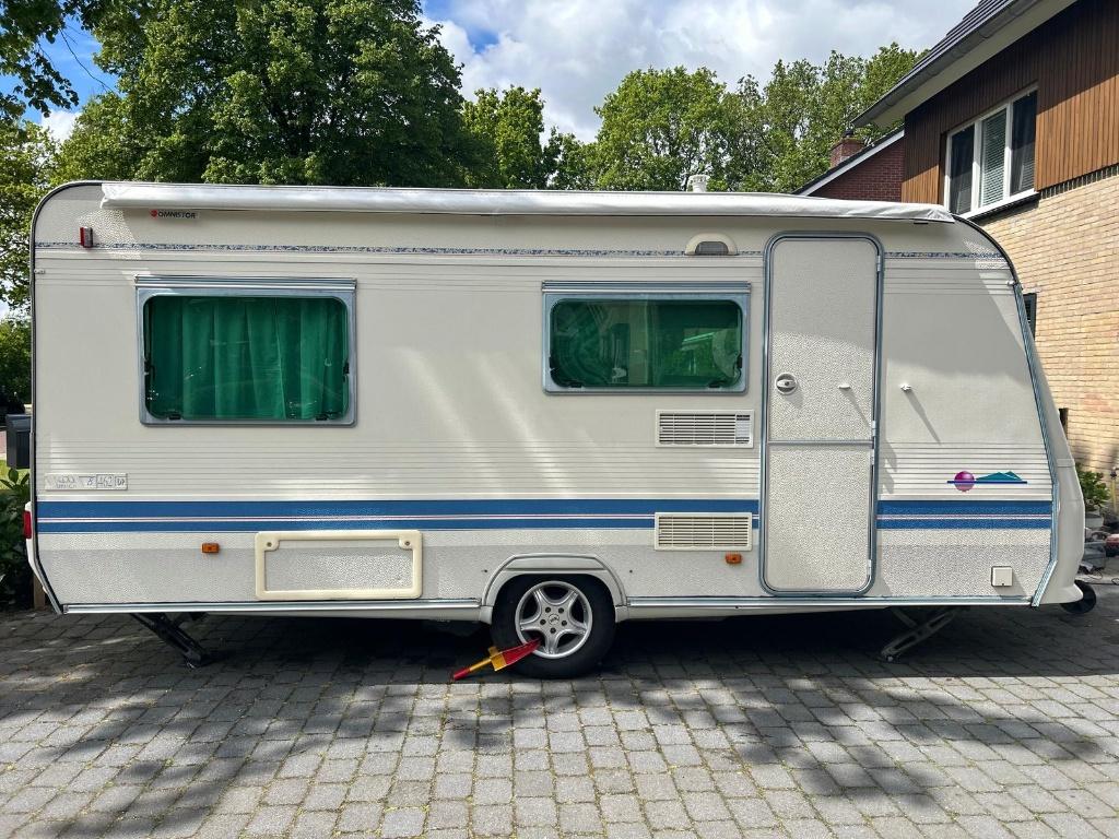 Adria Unica 462 DP, Caravans en Kamperen, Schokbreker, Hefbed, Treinzit, Particulier