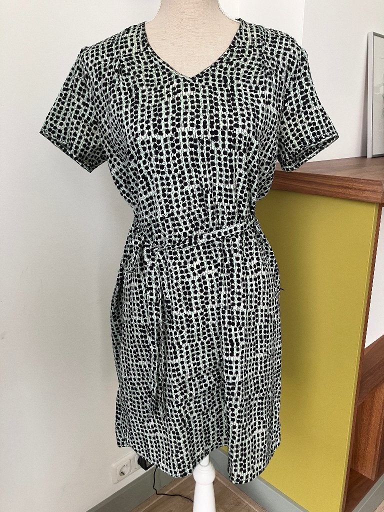 Leuke tuniek mt 38/40, Ophalen of Verzenden, Zo goed als nieuw, Maat 38/40 (M), Meerkleurig
