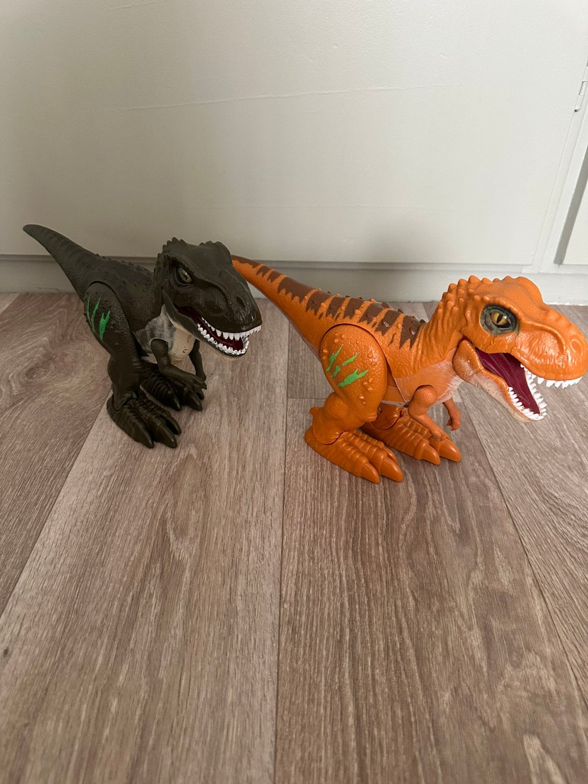Speelgoed dino’s, Ophalen, Zo goed als nieuw