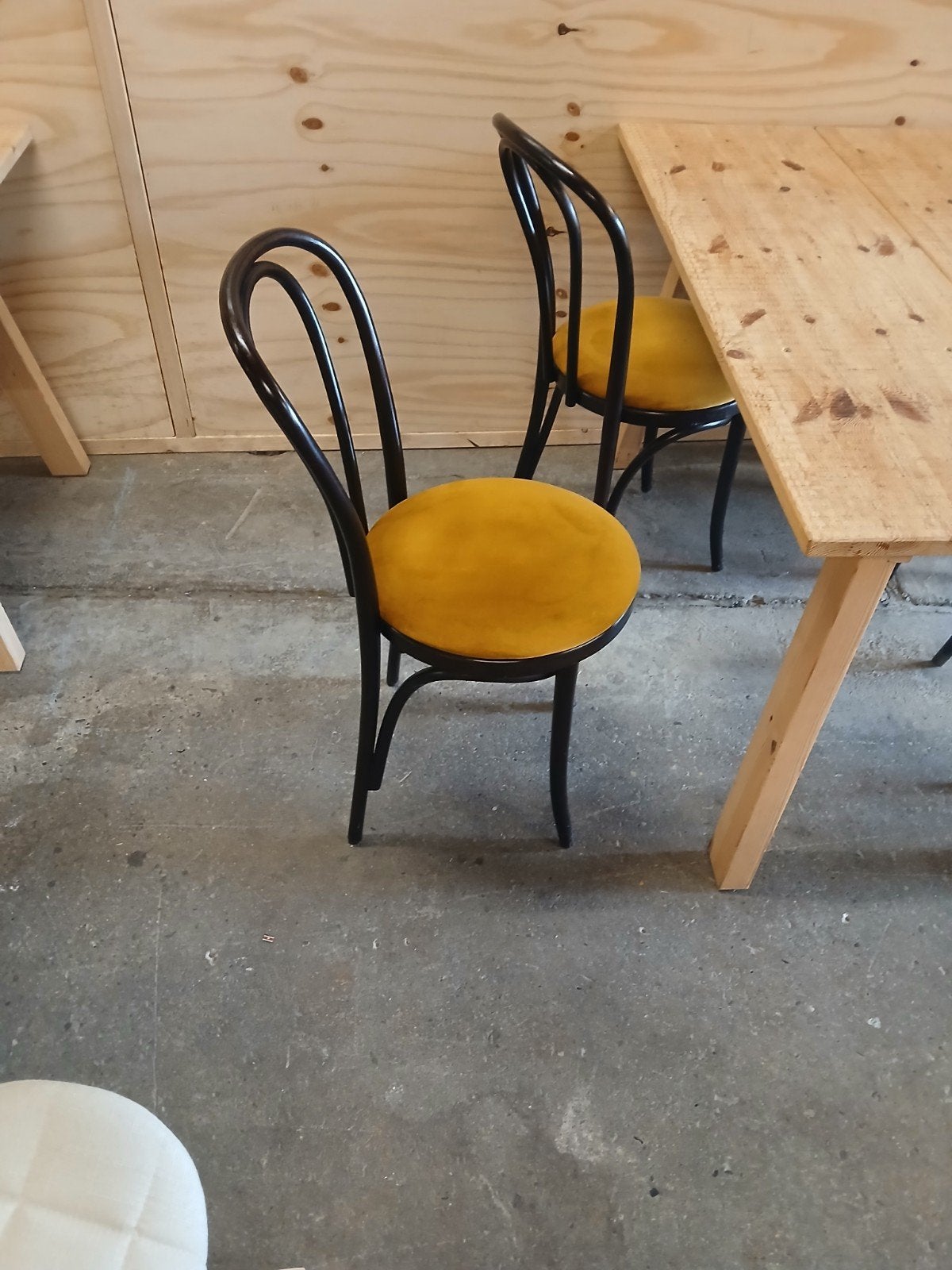 Stoelen, Ophalen