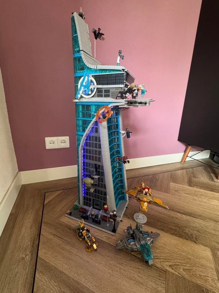 Bouwset Avengers toren, Ophalen of Verzenden, Zo goed als nieuw