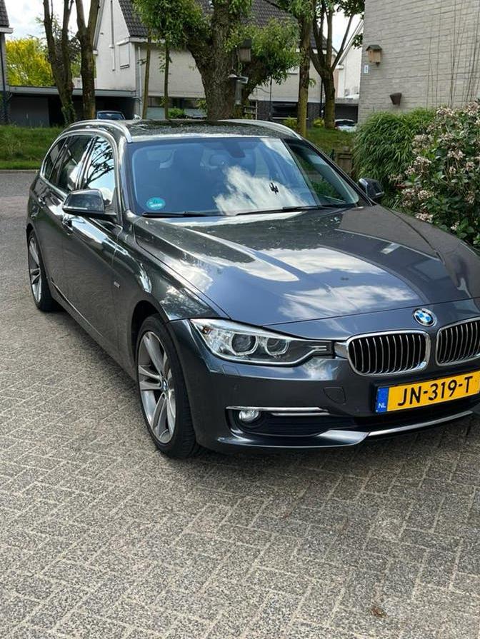 BMW 3-Serie 2.0 320D Touring Xdrive AUT 2014 Grijs, Auto's, BMW, Achterwielaandrijving, 1995 cc, Zwart, 4 cilinders