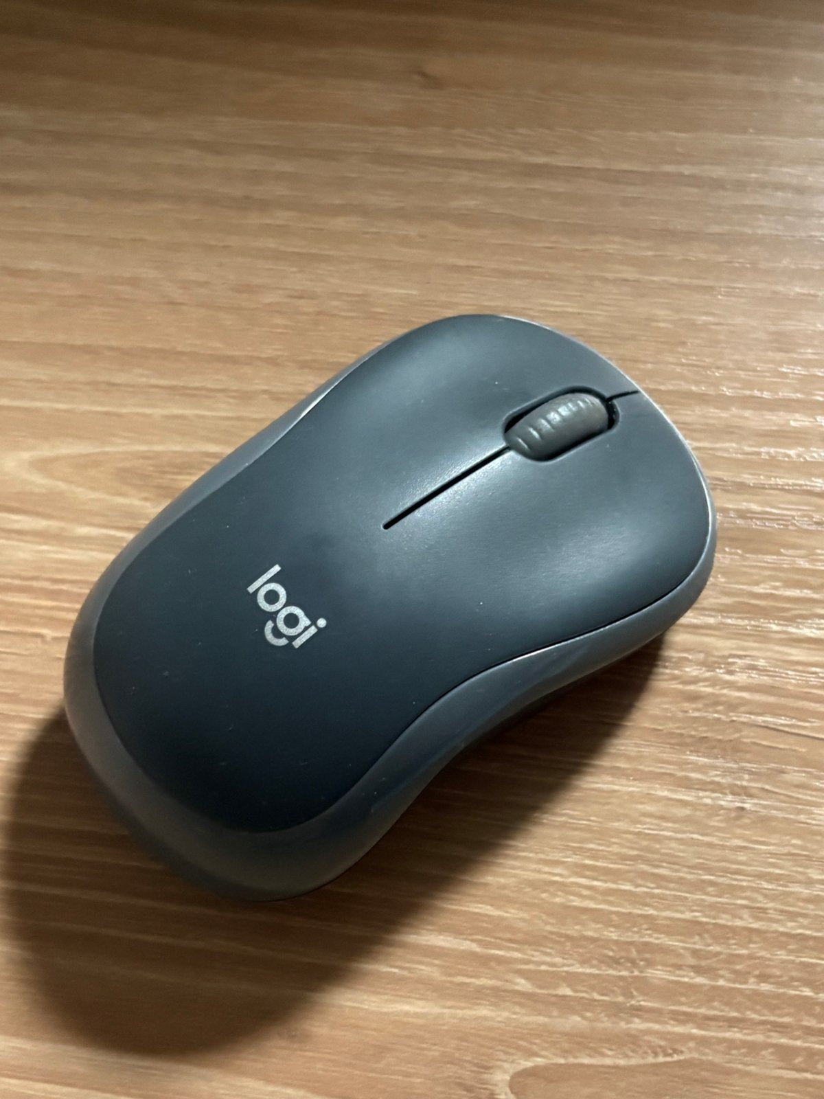 logi muis m185, Ophalen of Verzenden, Zo goed als nieuw