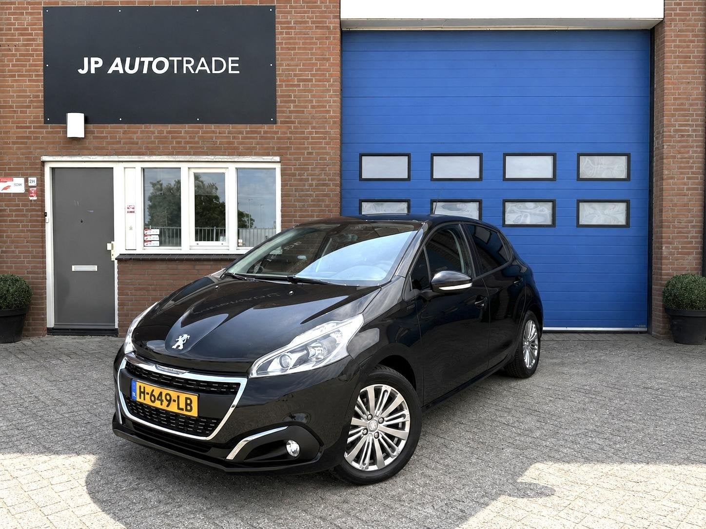 Peugeot 208 1.2 PureTech Allure | Distributie v.v. | NAV | C, Stof, Gebruikt, Euro 6, 1199 cc