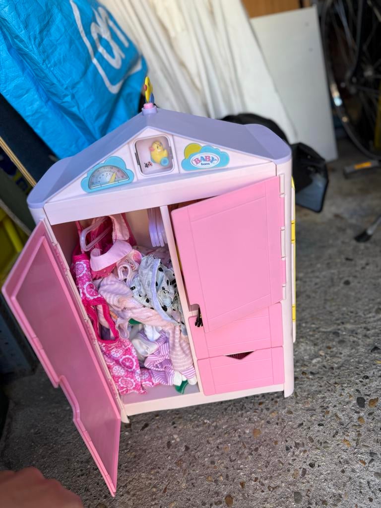 Baby Born kledingkast met veel kleertjes, Ophalen of Verzenden, Gebruikt, Babypop