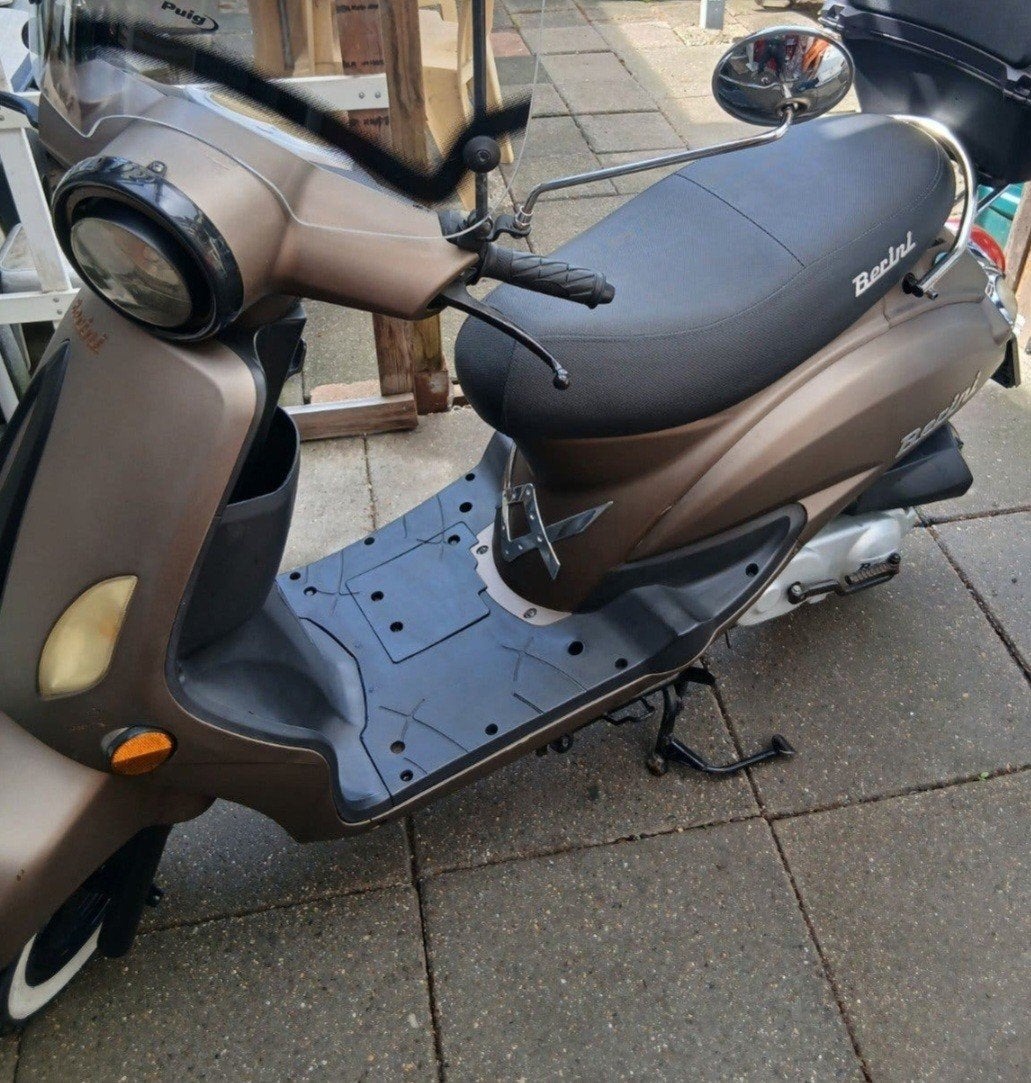 BERINI(SNOR)SCOOT,METALL,2017,5650KM,WINDSCHERM+KOFFER,Igst!, Ophalen, Gebruikt, Berini, Benzine