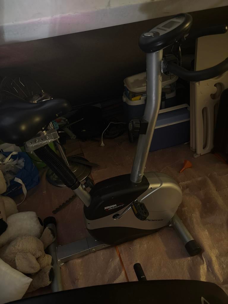 Goed werkende hometrainer - verstelbaar in hoogte en zwaarte, Sport en Fitness, Gebruikt, Ophalen of Verzenden, Metaal, Benen