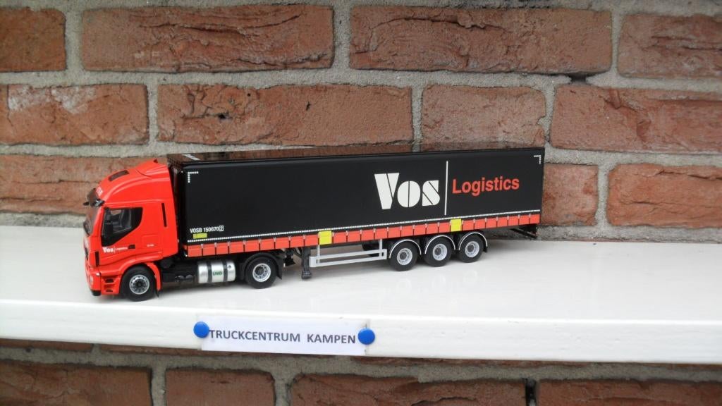 WSI  Iveco  Stralis  Hi - Way  van  Vos  Logistics., Hobby en Vrije tijd, Ophalen of Verzenden, Nieuw, Bus of Vrachtwagen, Wsi