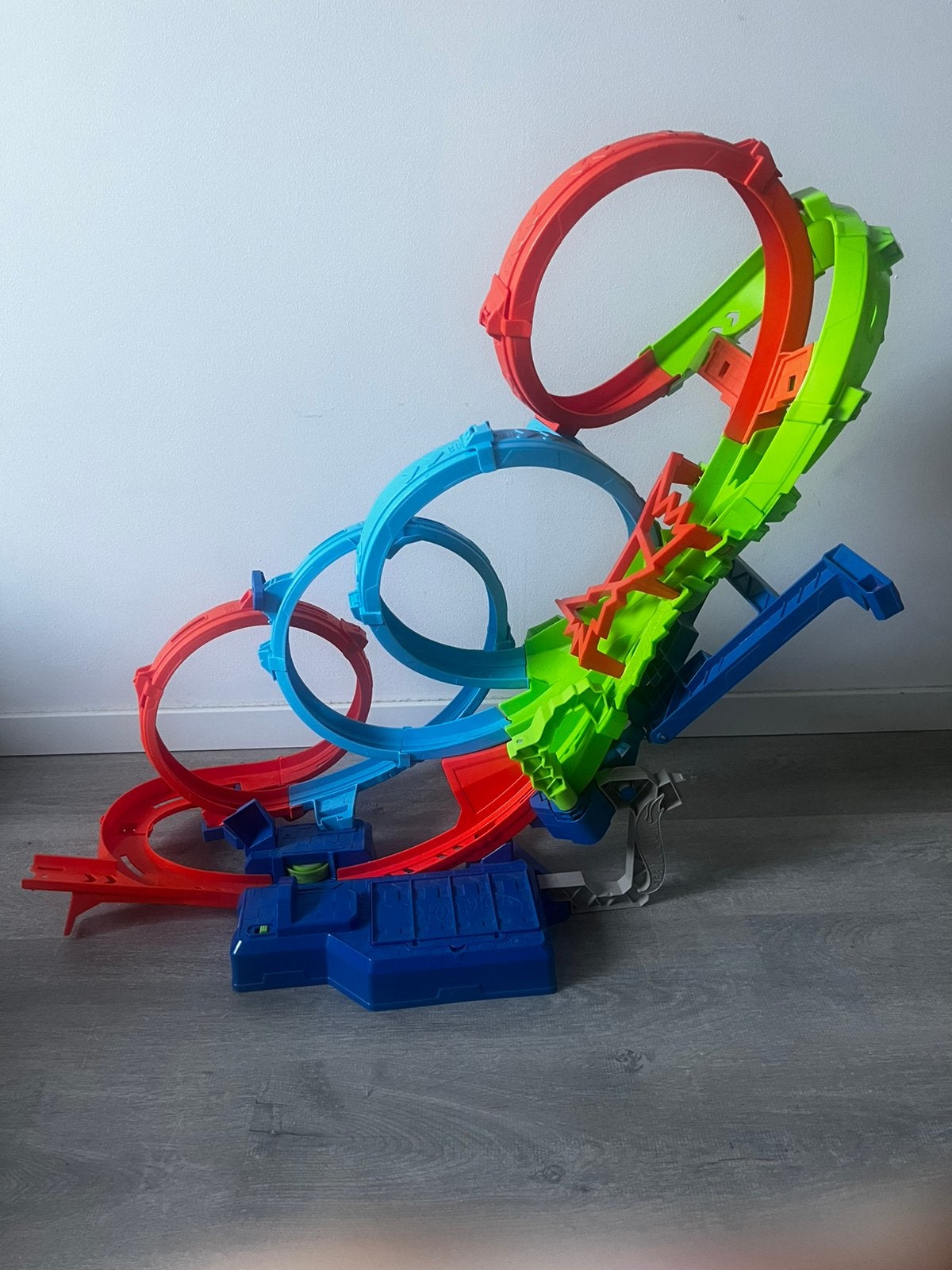 Hotwheels loopingbaan, Ophalen, Racebaan, Zo goed als nieuw, Hot Wheels